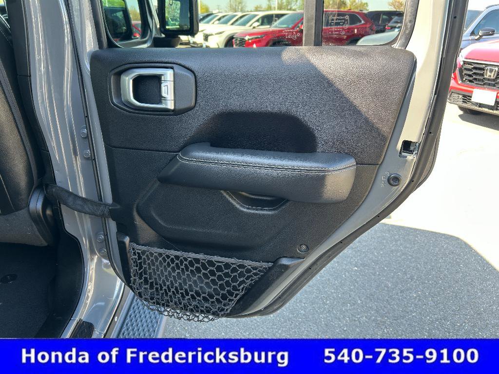 Used 2020 Jeep Gladiator Overland image 13