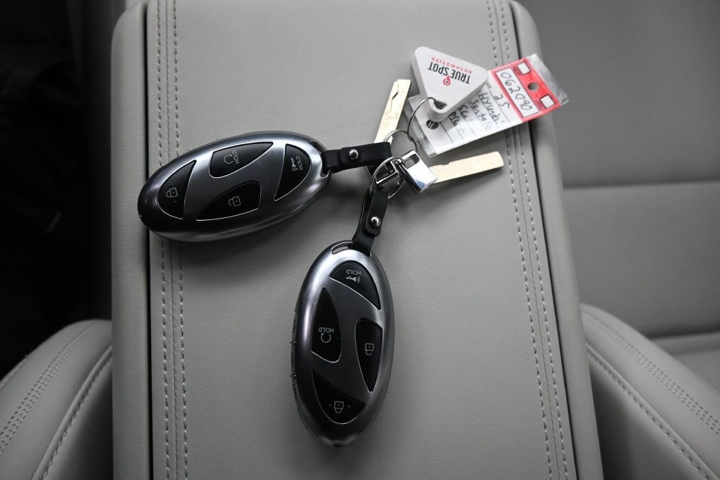 Used 2025 Hyundai Santa Fe Calligraphy FWD image 23