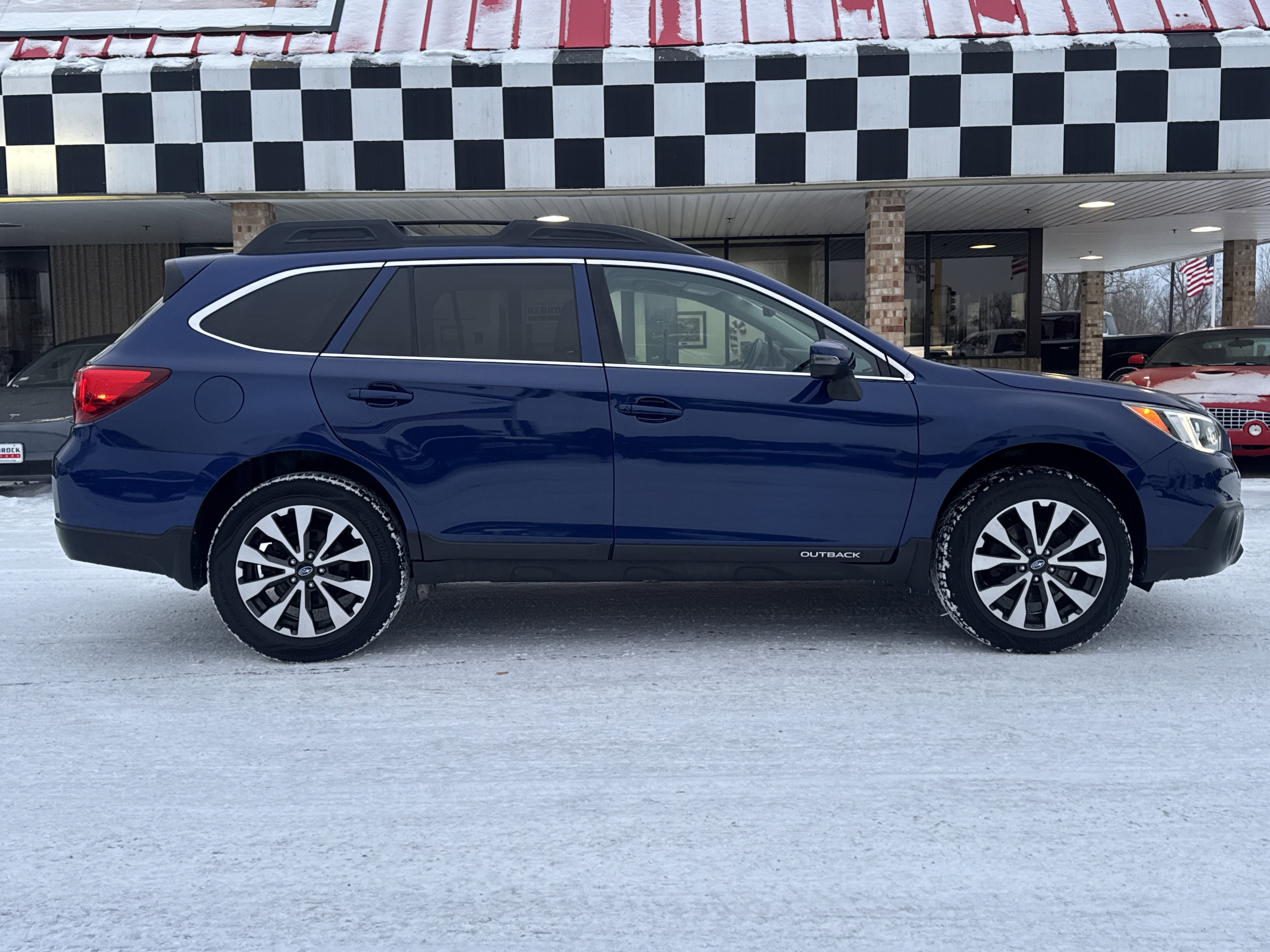 Used 2017 Subaru Outback 2.5i Limited image 8