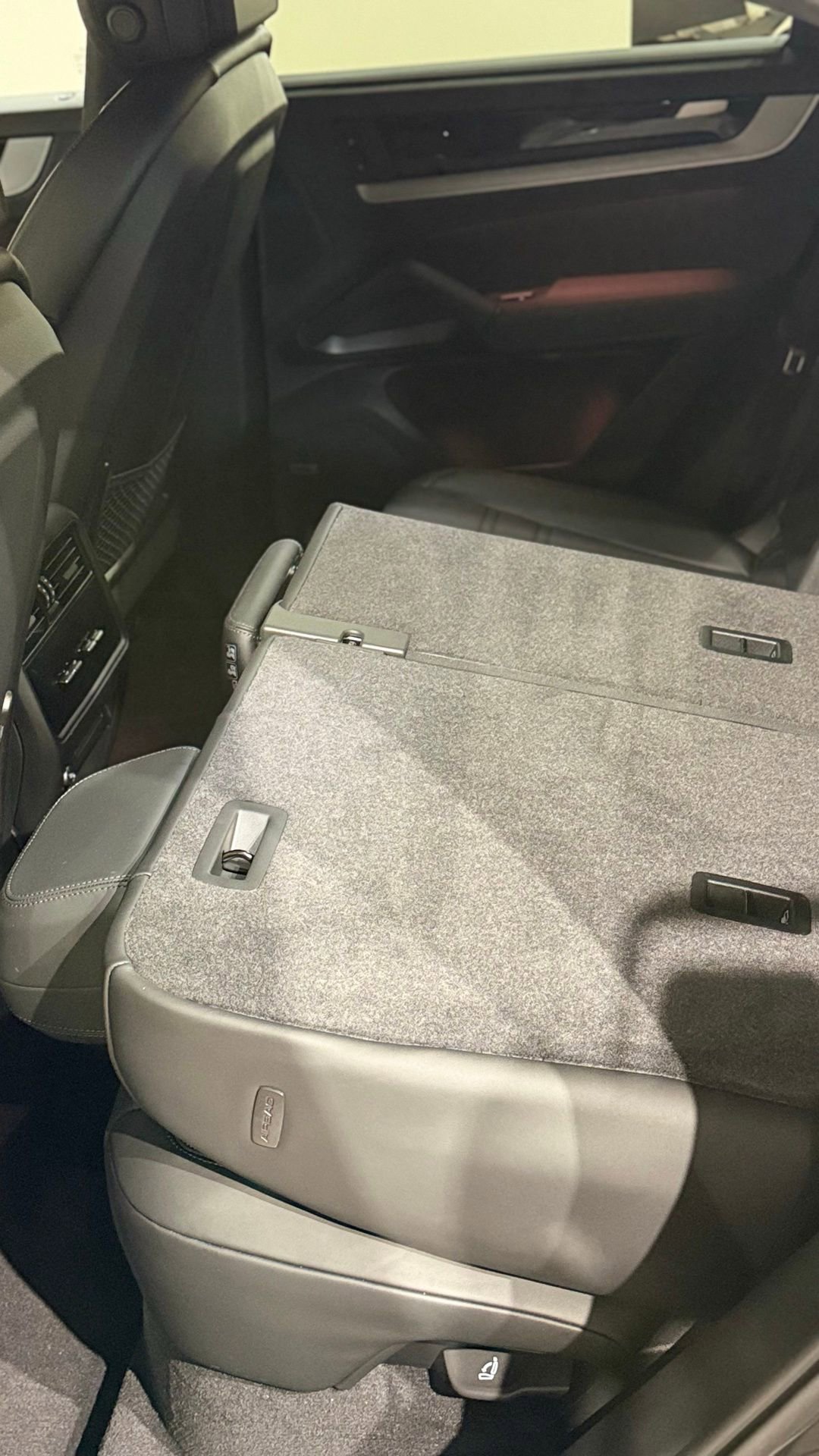 Used 2025 Porsche Cayenne Coupe image 51