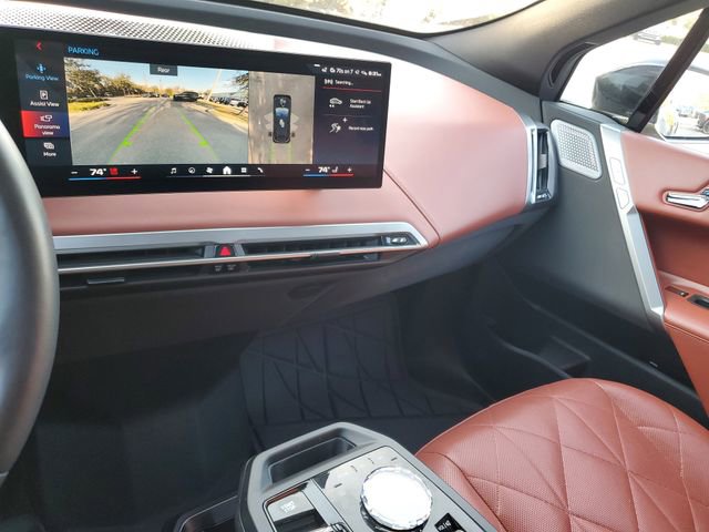 Used 2025 BMW iX M60 image 25