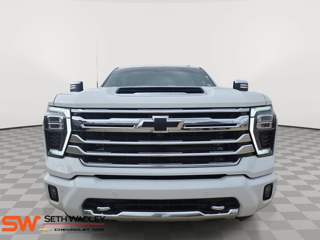 Used 2024 Chevrolet Silverado 2500 High Country w/ High Country Premium Package AWD/4WD image 2