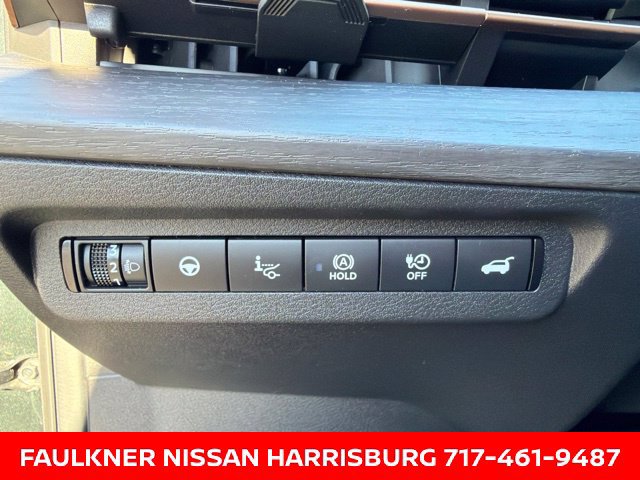 Used 2024 Nissan Ariya AWD image 19