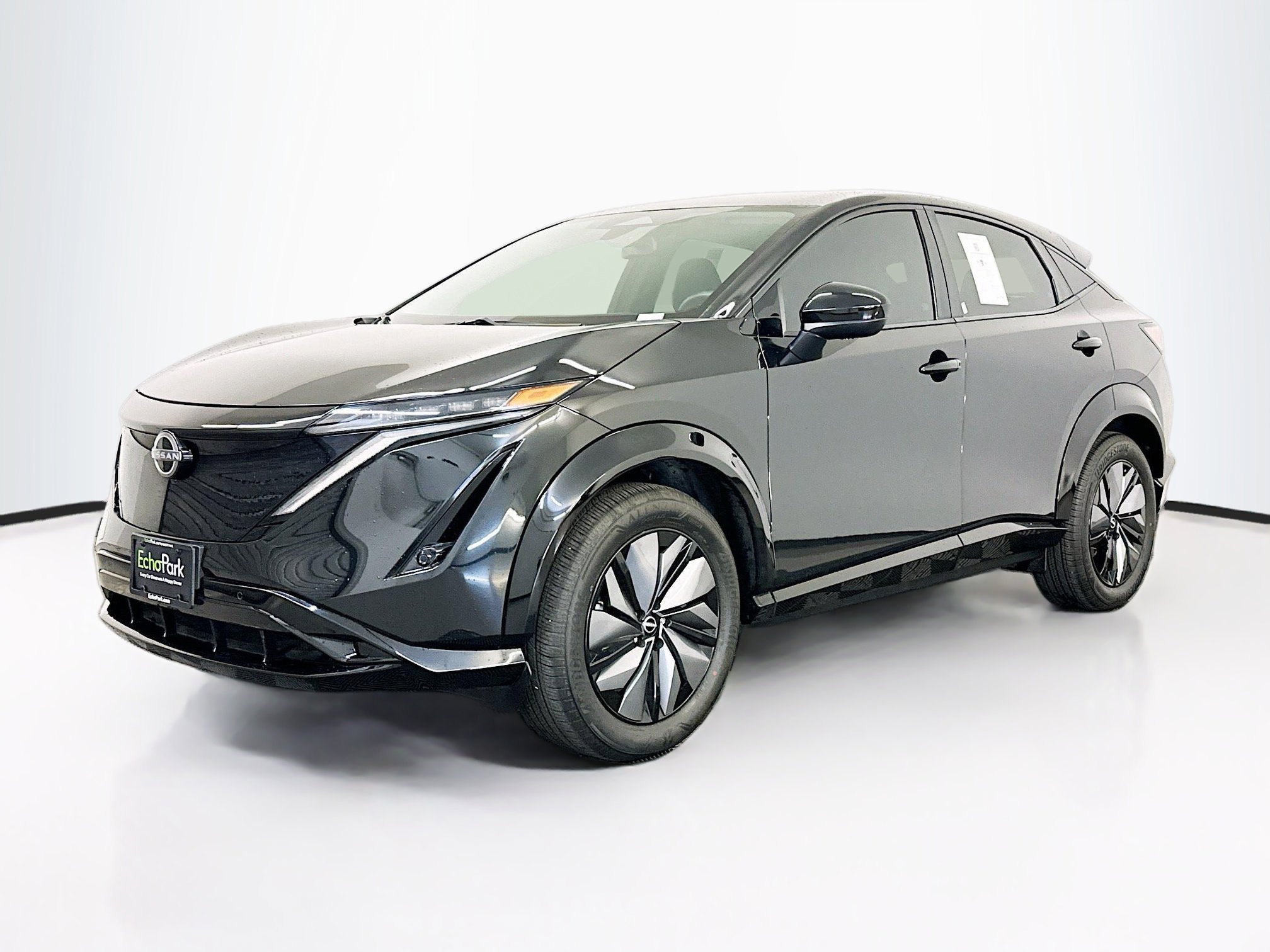 Used 2024 Nissan Ariya AWD image 3