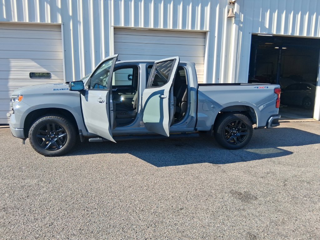 Used 2025 Chevrolet Silverado 1500 RST AWD/4WD image 22
