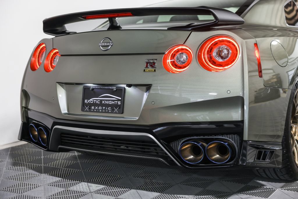 Used 2021 Nissan GT-R Premium image 8