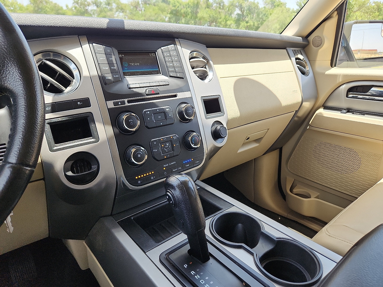 Used 2016 Ford Expedition XLT w/ Equipment Group 201A RWD image 20