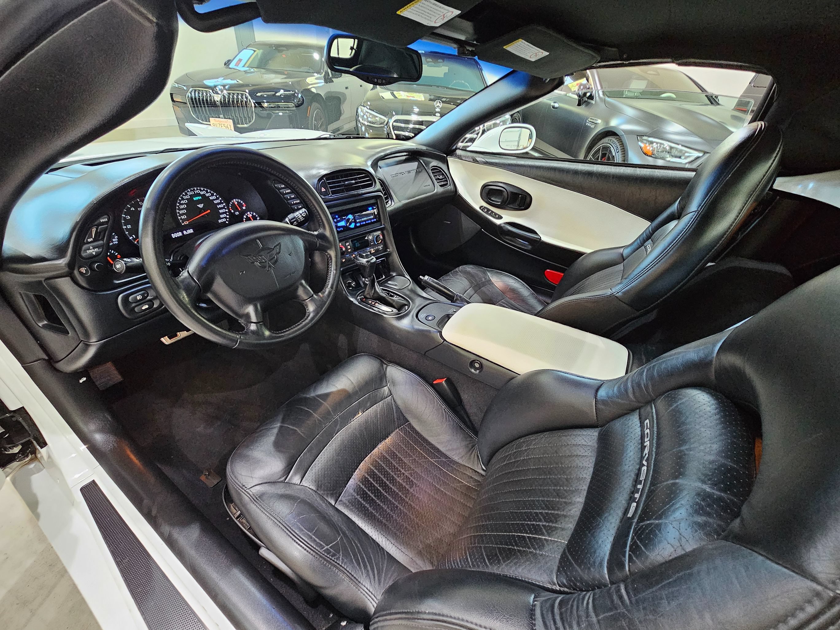 Used 2004 Chevrolet Corvette Convertible w/ Preferred Equipment Group RWD image 21