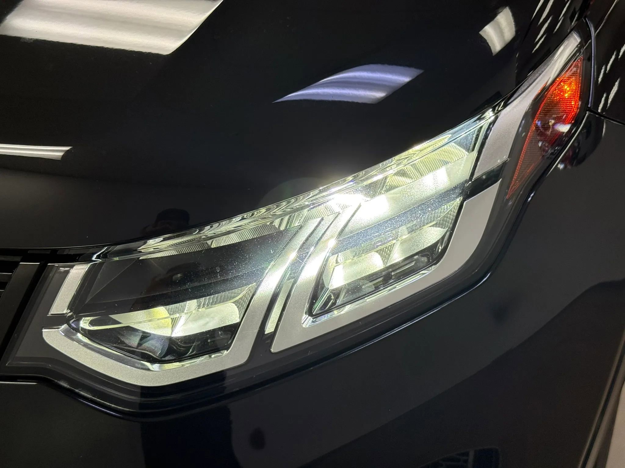 Used 2021 Land Rover Discovery Sport S R-Dynamic image 27