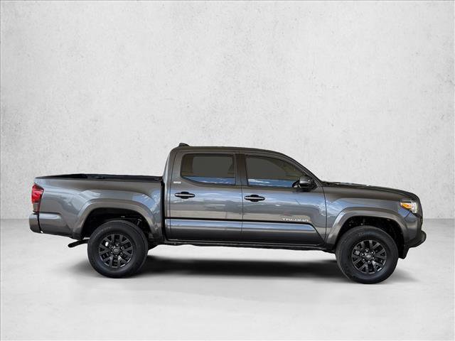 Used 2022 Toyota Tacoma SR5 w/ Technology Package RWD image 4