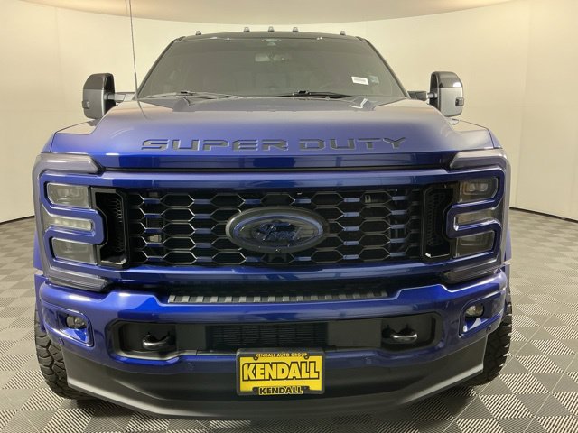 Used 2026 Ford F450 Platinum w/ FX4 Off-Road Package AWD/4WD image 2