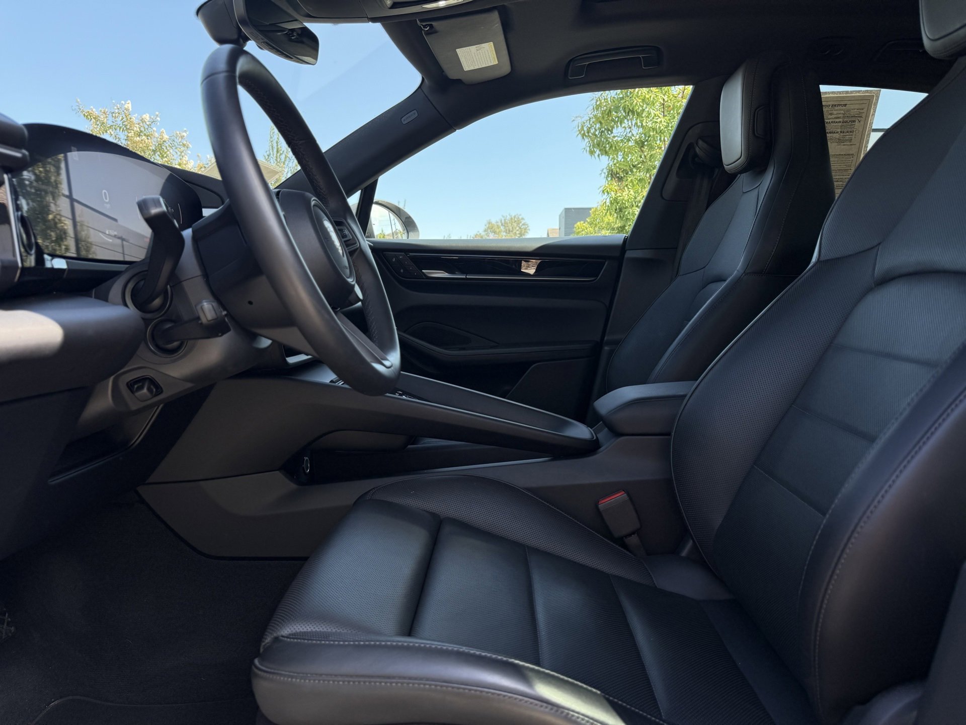 Used 2025 Porsche Macan Electric image 13