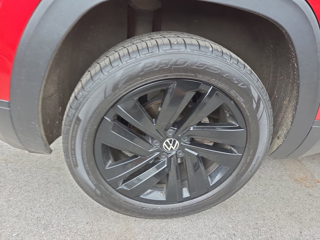 Used 2021 Volkswagen Atlas Cross Sport SE FWD image 3