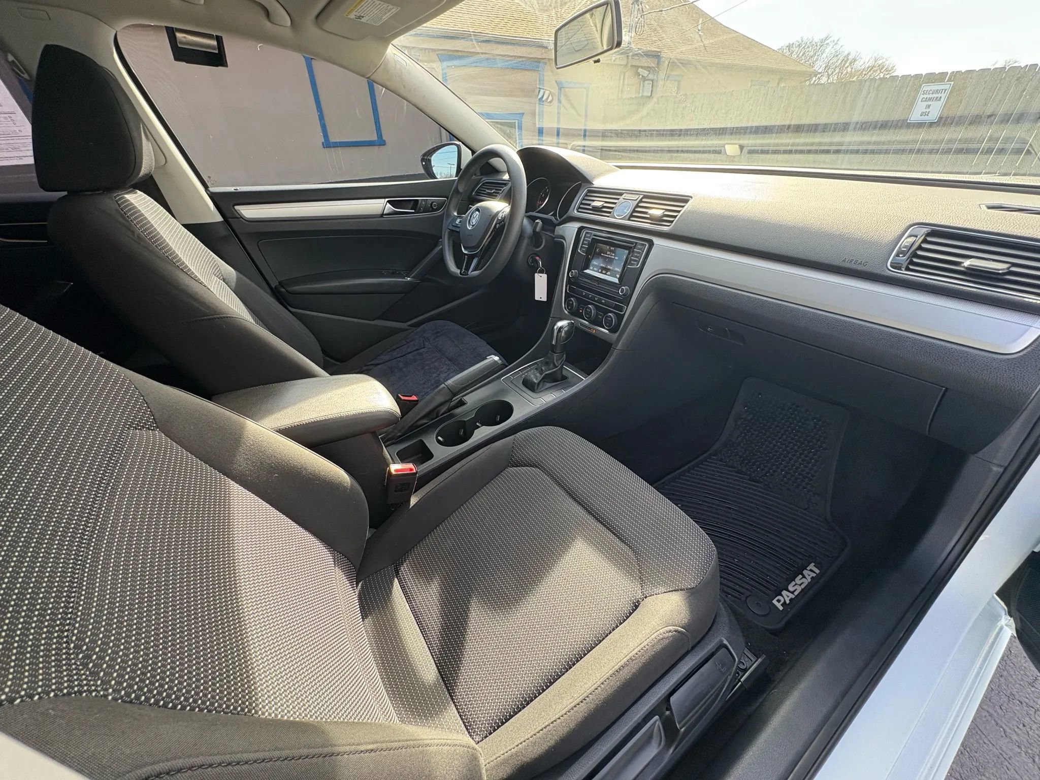 Used 2017 Volkswagen Passat 1.8T S image 10