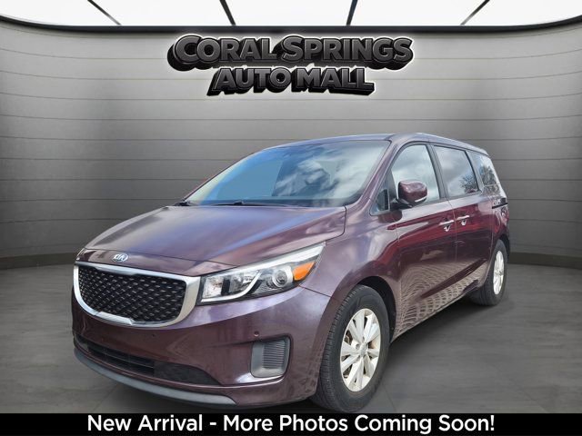 Used 2018 Kia Sedona LX w/ LX Essentials Premium Package image 3