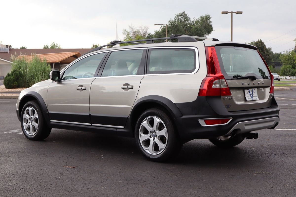 Used 2011 Volvo XC70 T6 image 7