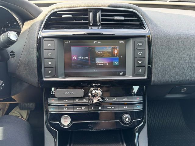 Used 2017 Jaguar XE RWD image 31