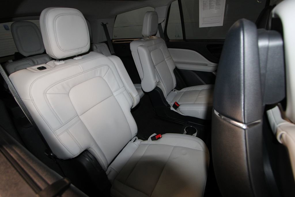 Used 2025 Lincoln Aviator Reserve w/ Equipment Group 201A image 25