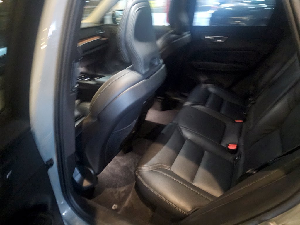 Certified 2024 Volvo XC60 B5 Ultimate w/ Climate Package AWD/4WD image 12