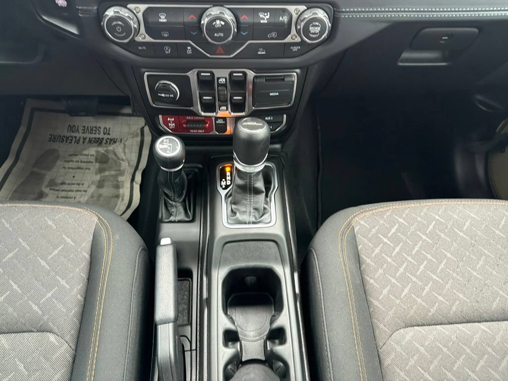 Used 2026 Jeep Gladiator Mojave AWD/4WD image 34