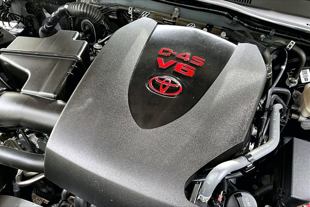 Used 2020 Toyota Tacoma TRD Sport w/ TRD Premium Sport Package AWD/4WD image 30