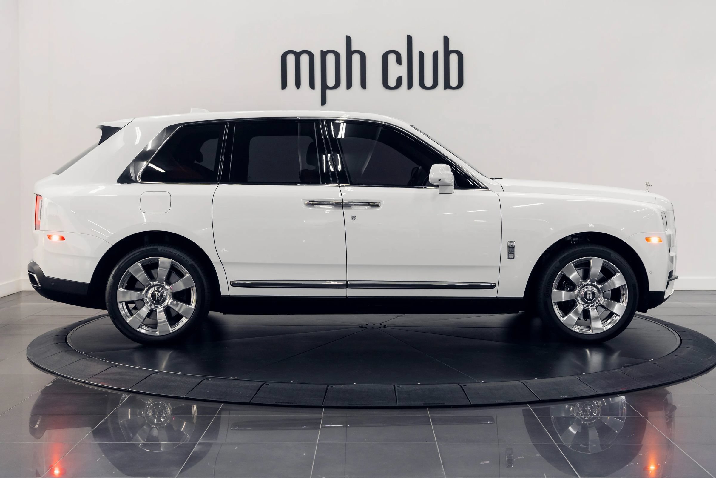 Used 2021 Rolls-Royce Cullinan AWD/4WD image 6