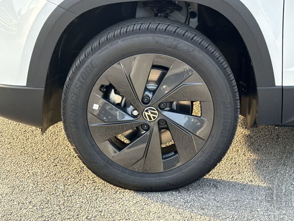 New 2026 Volkswagen Taos S FWD image 11
