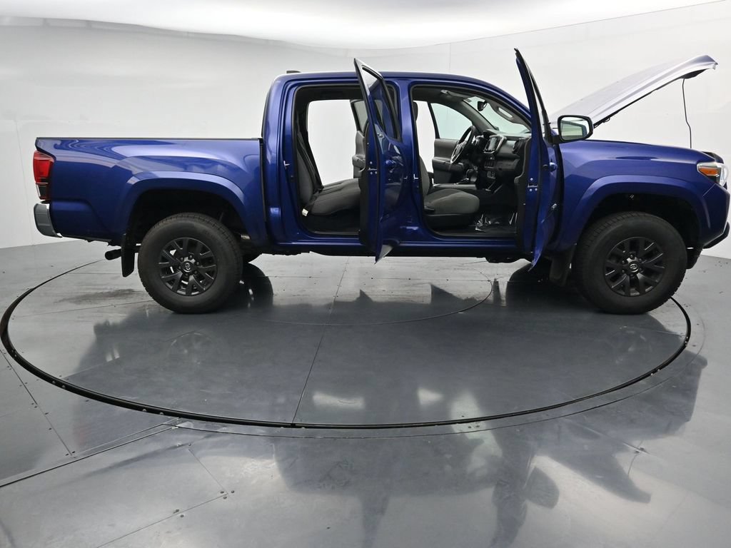 Used 2022 Toyota Tacoma SR5 AWD/4WD image 27