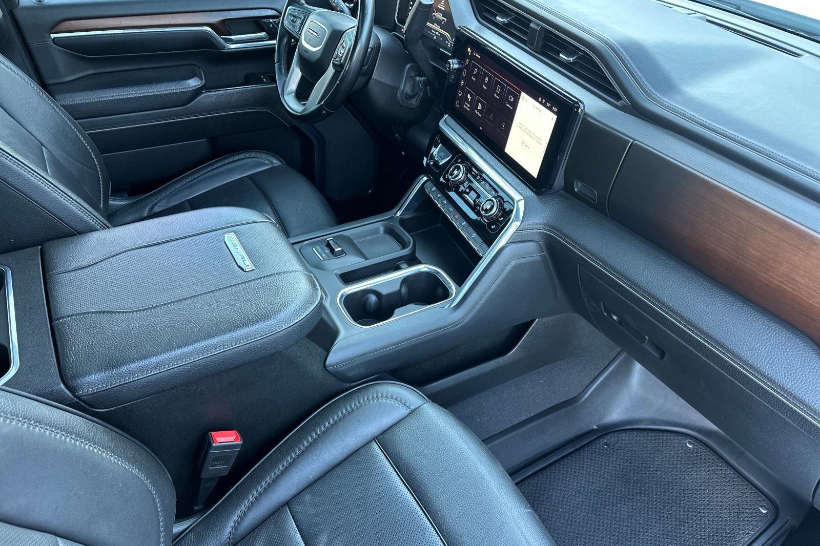 Used 2024 GMC Sierra 3500 Denali w/ Denali Reserve Package image 18