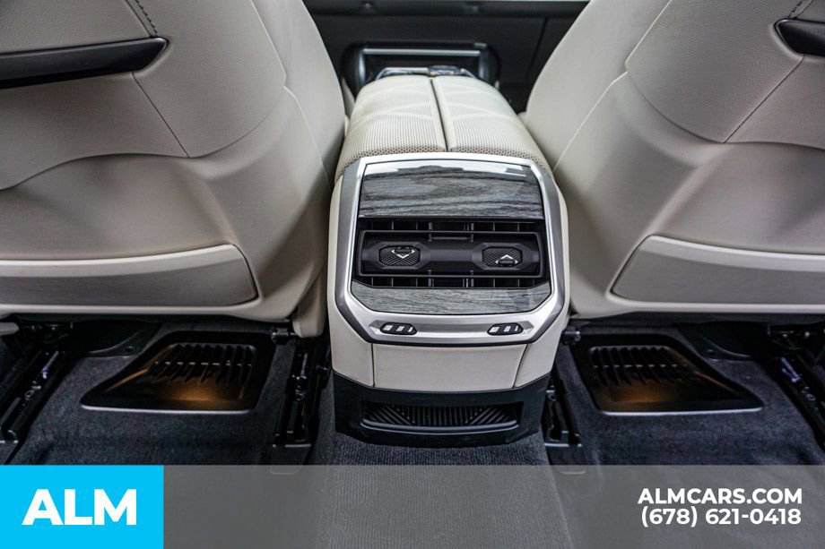 Used 2024 BMW 760i xDrive w/ Premium Package AWD/4WD image 31