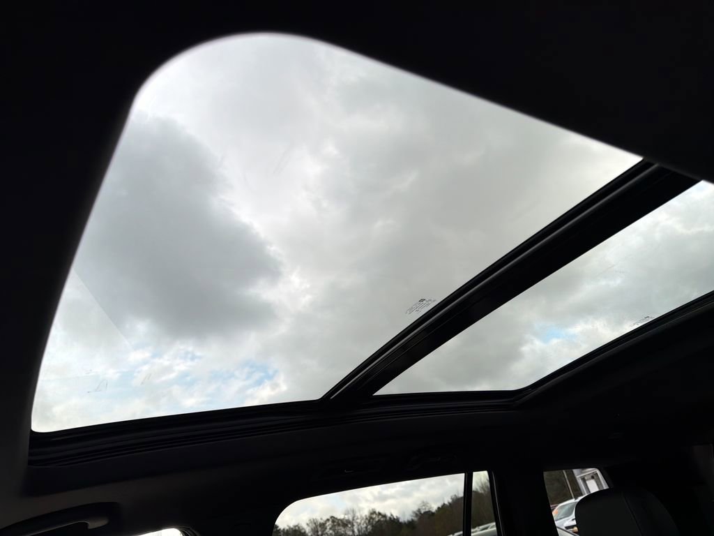 Used 2025 Cadillac XT6 Premium Luxury image 22