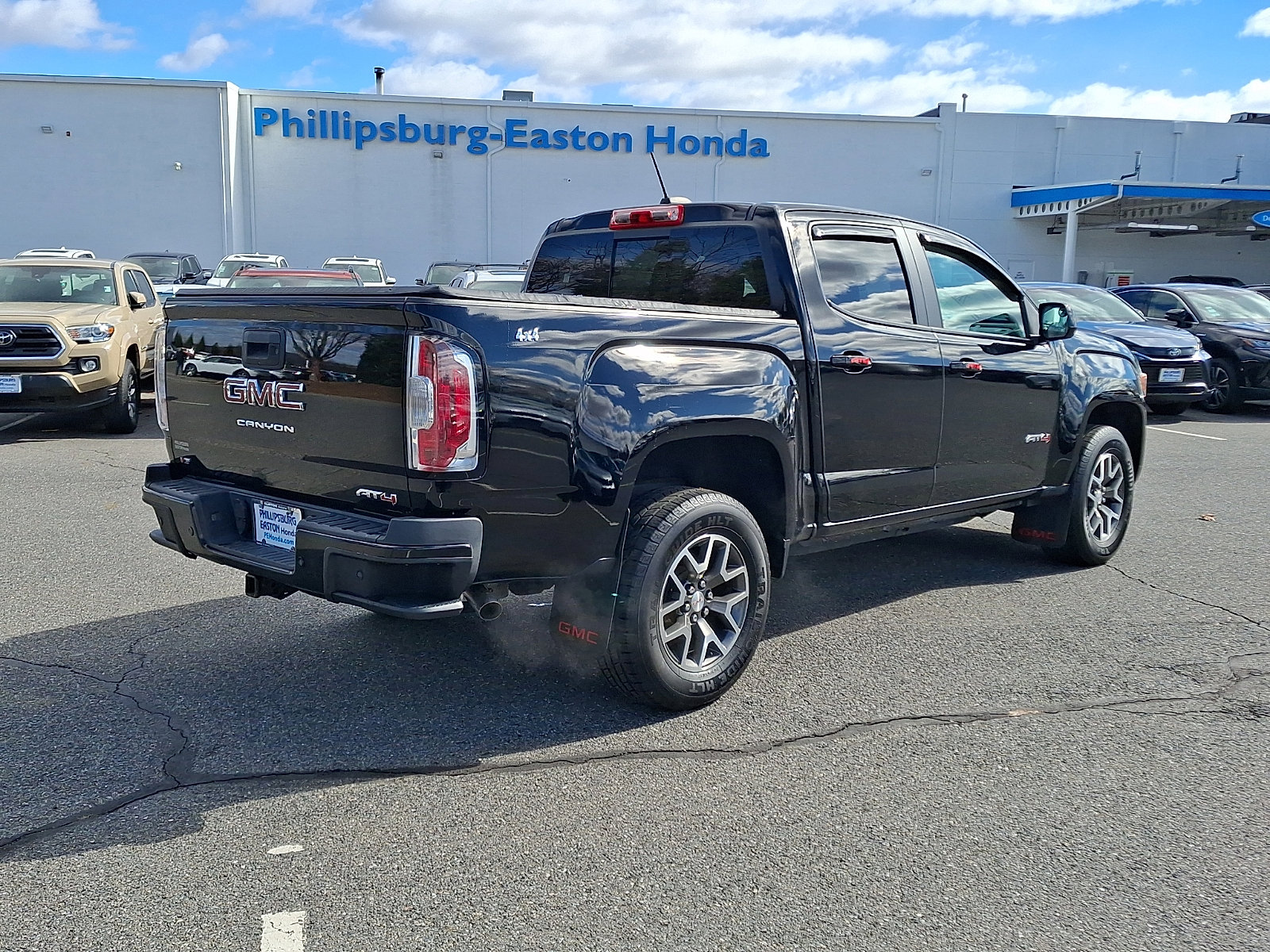 Used 2022 GMC Canyon AT4 w/ Driver Alert Package image 6