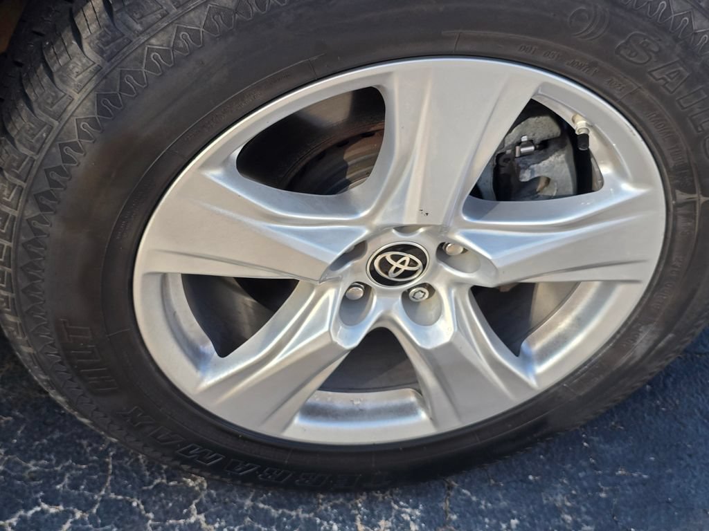 Used 2022 Toyota Highlander LE AWD/4WD image 18
