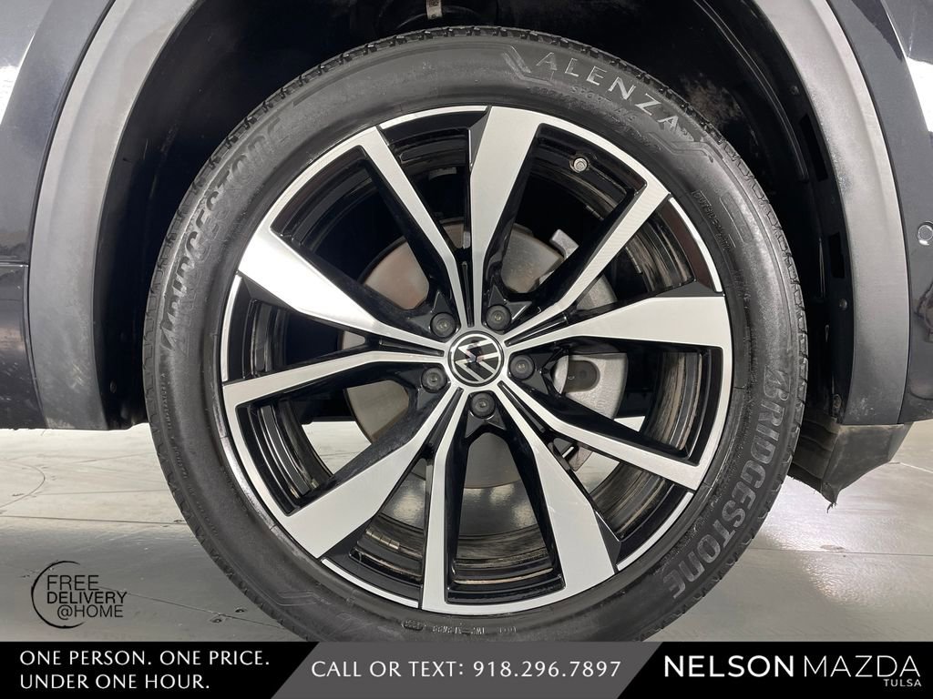 Used 2024 Volkswagen Atlas SEL Premium R-Line image 16