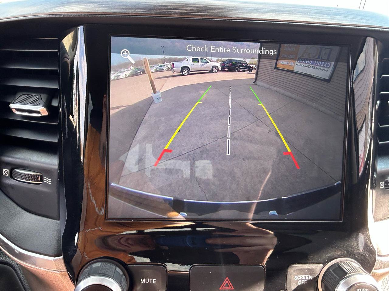 Used 2019 RAM 1500 Laramie AWD/4WD image 25