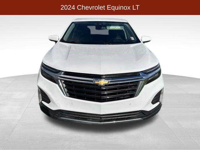 Used 2024 Chevrolet Equinox LT w/ LPO, Floor Liner Package AWD/4WD image 2