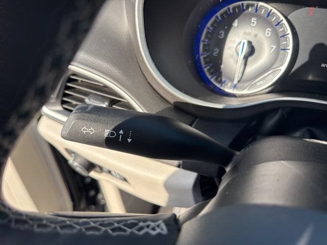 Used 2024 Chrysler Pacifica Touring-L FWD image 19