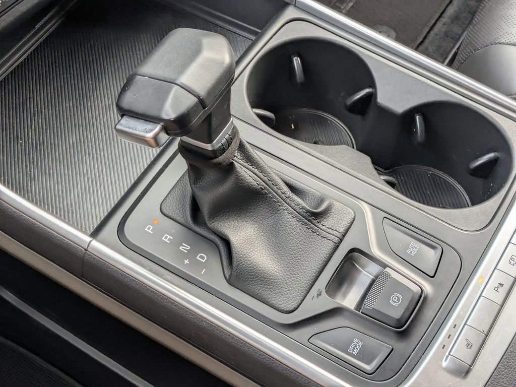 Used 2025 Kia Carnival image 24