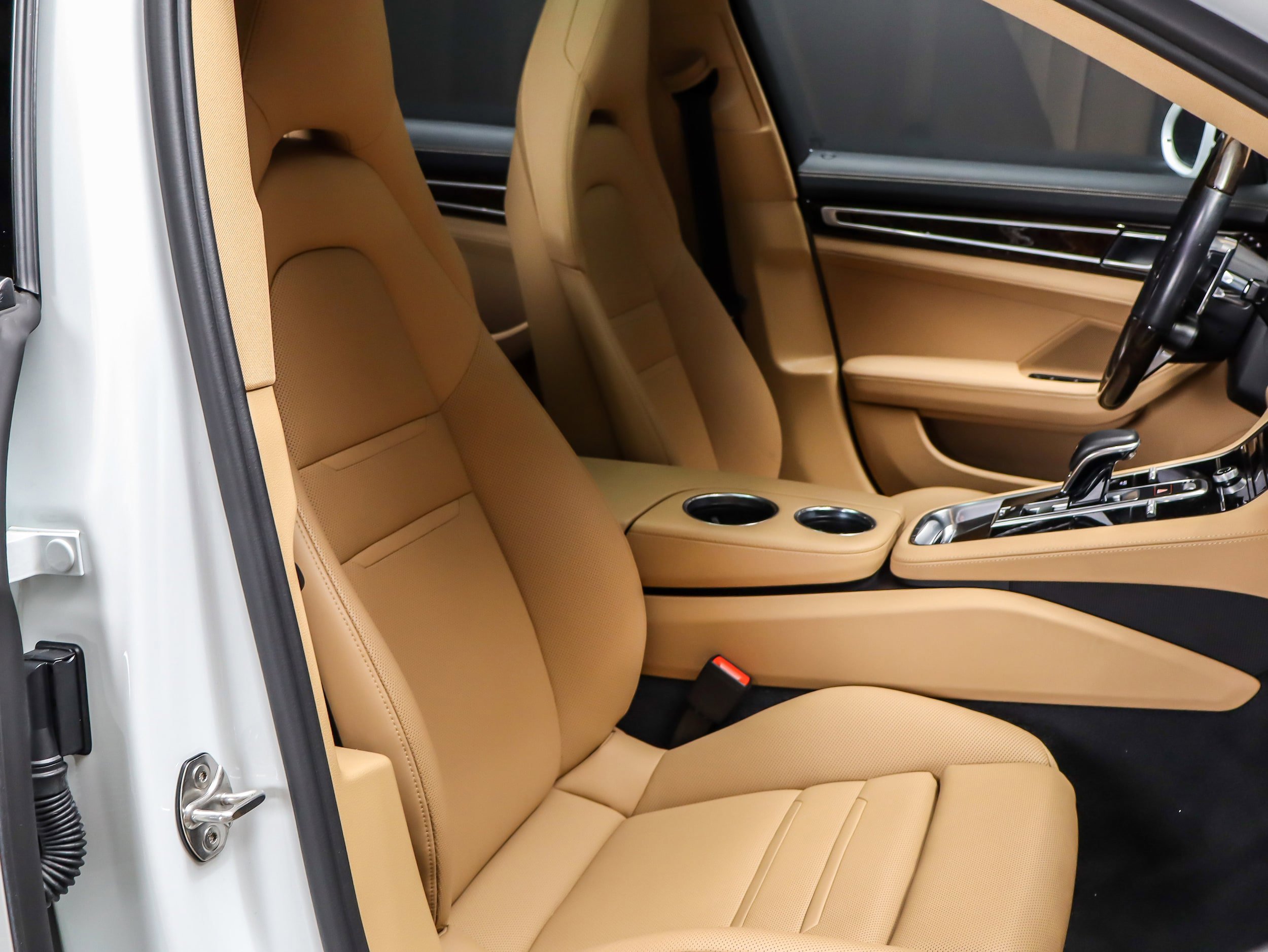 Certified 2019 Porsche Panamera 4 AWD/4WD image 32