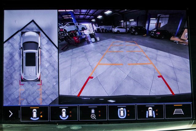 Used 2020 Cadillac XT6 Premium Luxury image 30