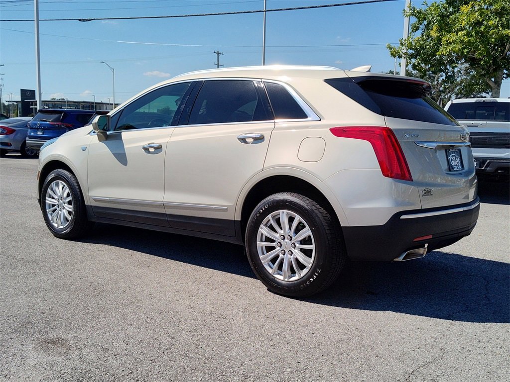 Used 2017 Cadillac XT5 FWD image 4