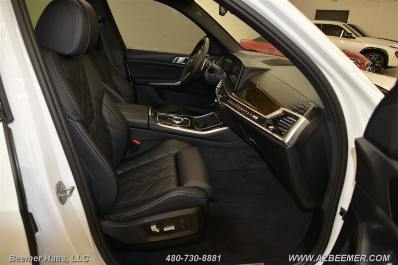 Used 2025 BMW X5 xDrive40i w/ M Sport Package AWD/4WD image 18
