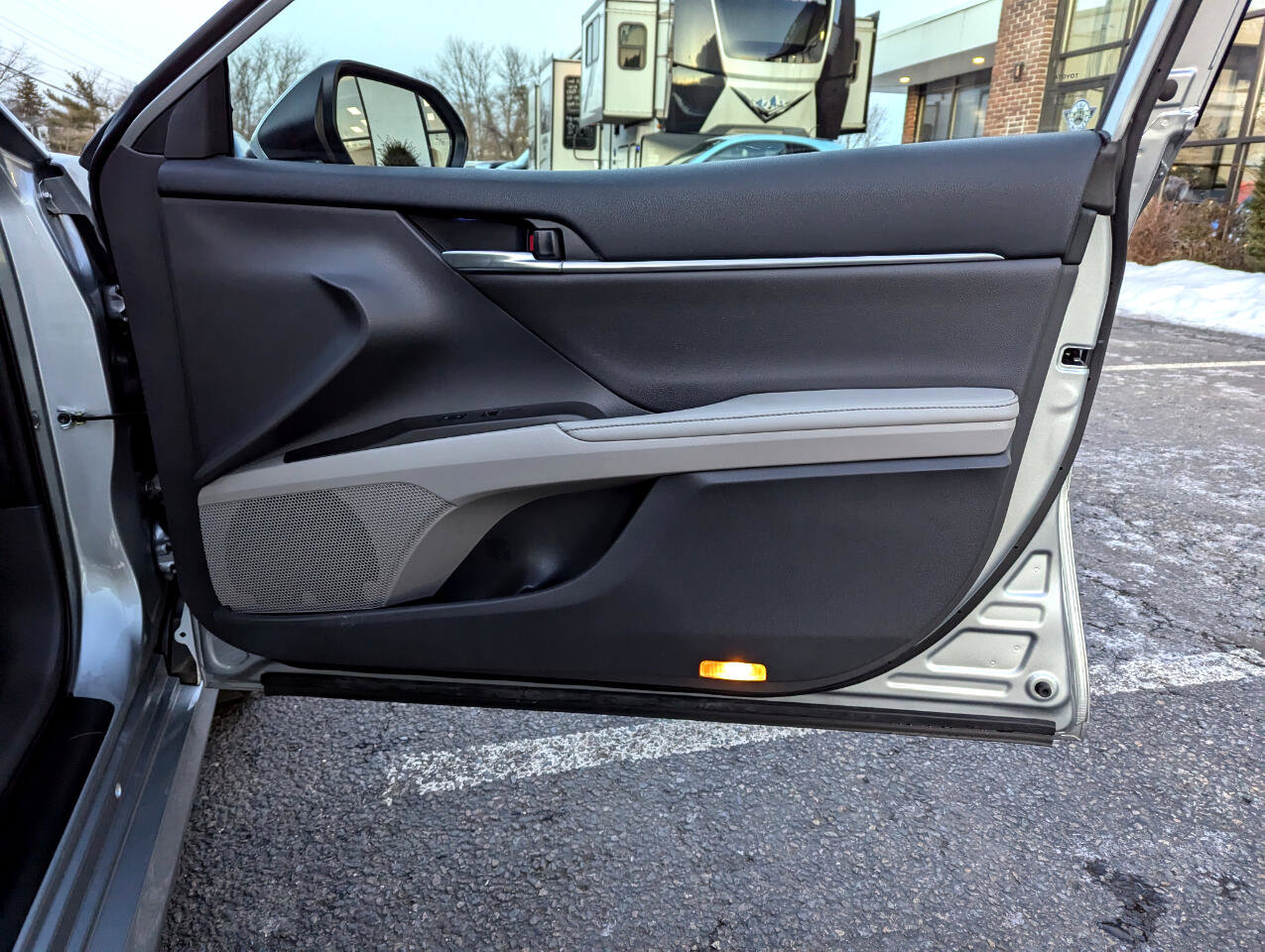 Used 2023 Toyota Camry XLE w/ Cold Weather Package AWD/4WD image 30