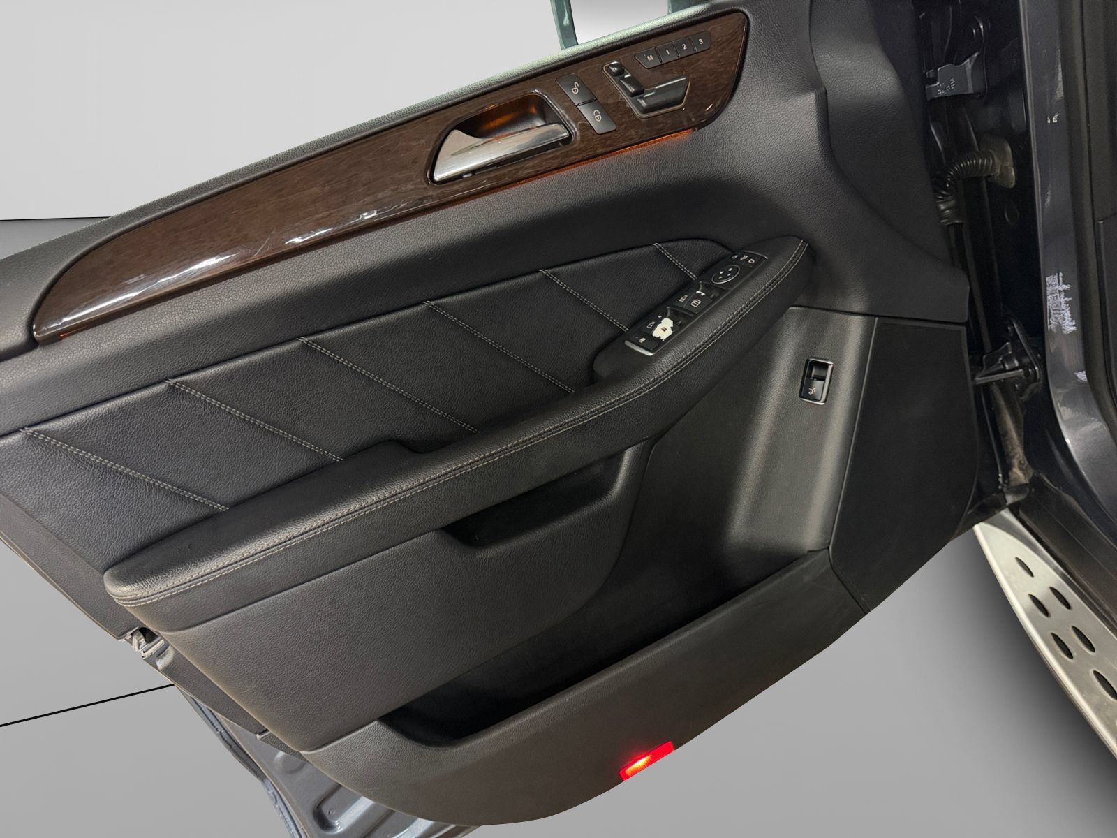 Used 2015 Mercedes-Benz GL 450 4MATIC w/ Parking Assist Package image 15