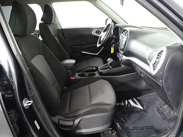 Used 2020 Kia Soul LX image 12