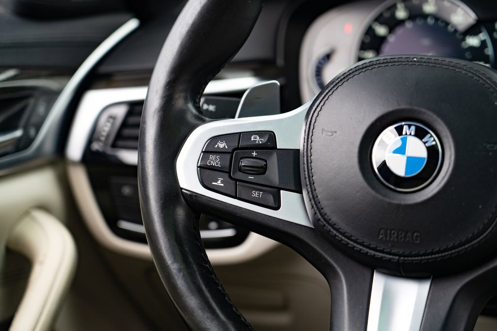 Used 2017 BMW 540i w/ M Sport Package image 20