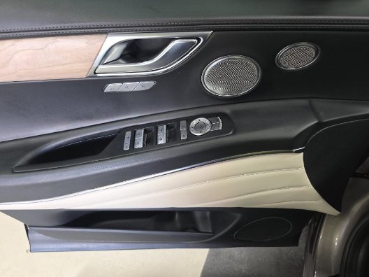 Used 2021 Genesis GV80 3.5T w/ Advanced Package 06 image 9