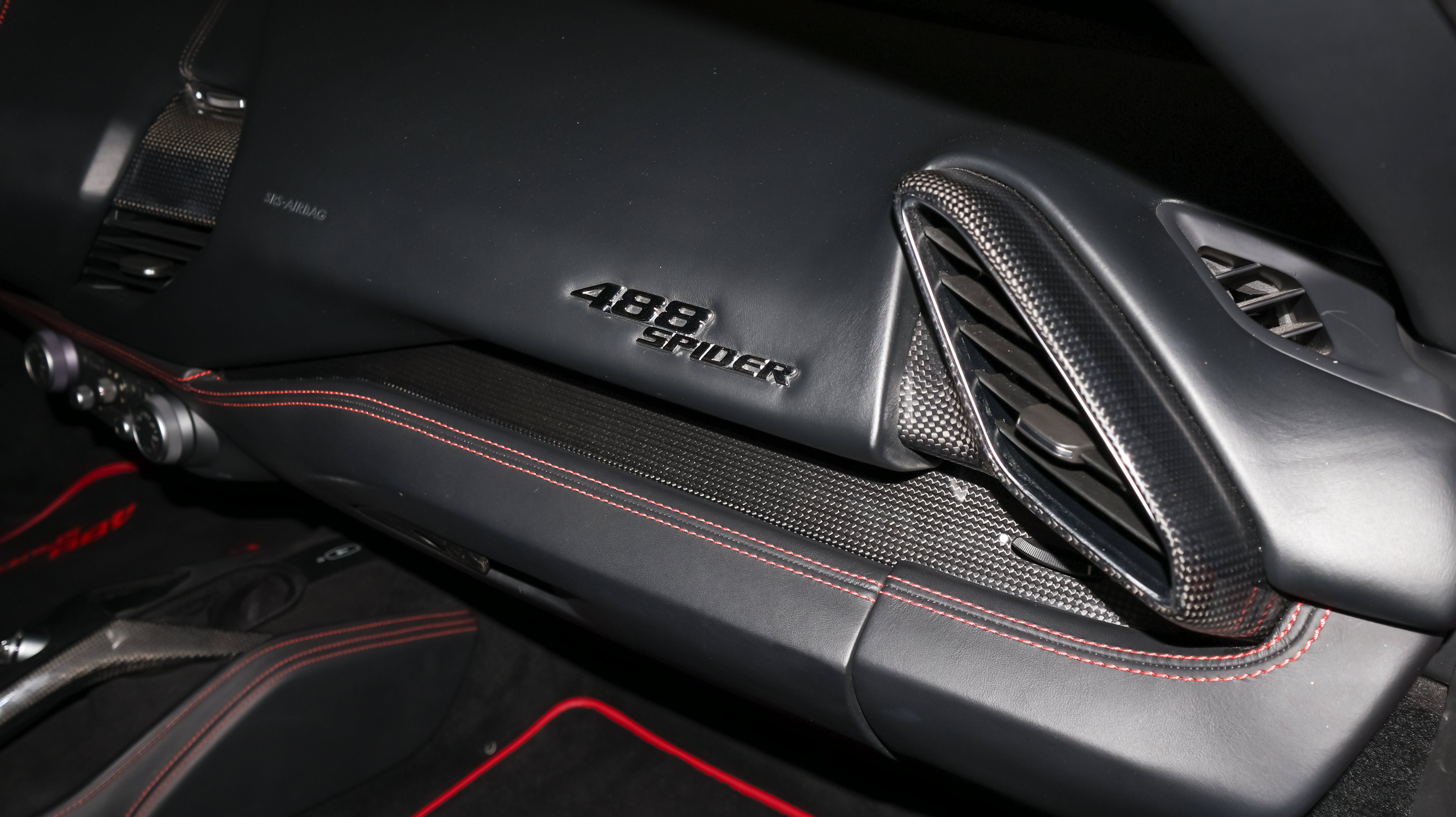Used 2019 Ferrari 488 Spider RWD image 57