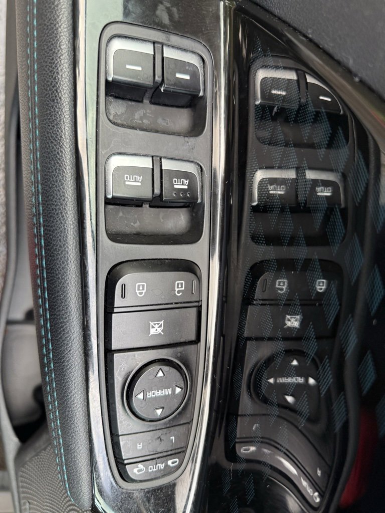 Used 2019 Kia Niro EX Premium w/ Cold Weather Package 1.0 image 26