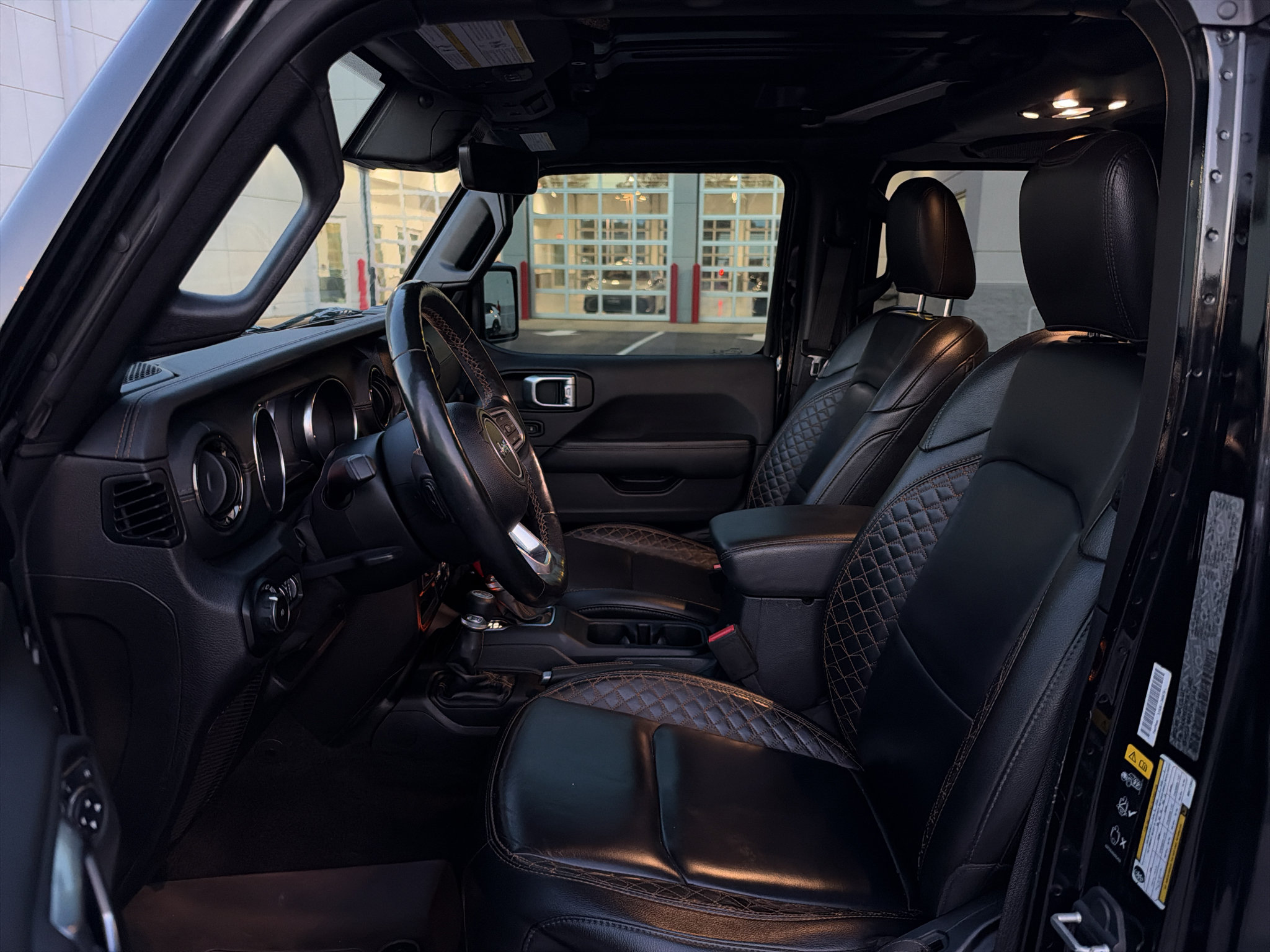 Used 2021 Jeep Wrangler Unlimited Sahara AWD/4WD image 11
